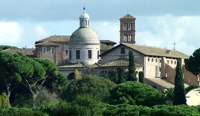 Foto Basilika Santo Yohanes dan Paulus, Roma. (Sumber: dokumen pribadi penulis).