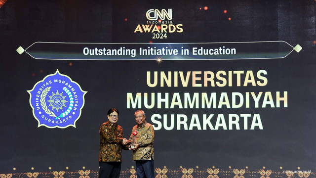 Alhamdulillah, UMS Raih Outstanding Initiative in Education CNN Awards 2024