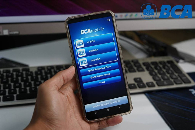 Ilustrasi BCA Mobile. Foto: Shutterstock