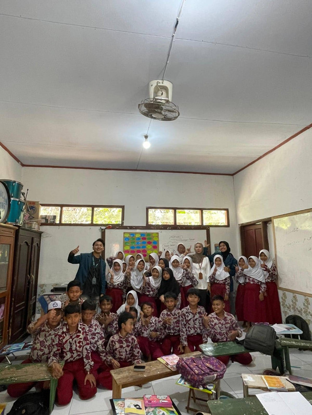 KKN Tim II Undip Memperkenalkan Dunia Perkapalan Kepada Anak SDN 01 Desa Tragung