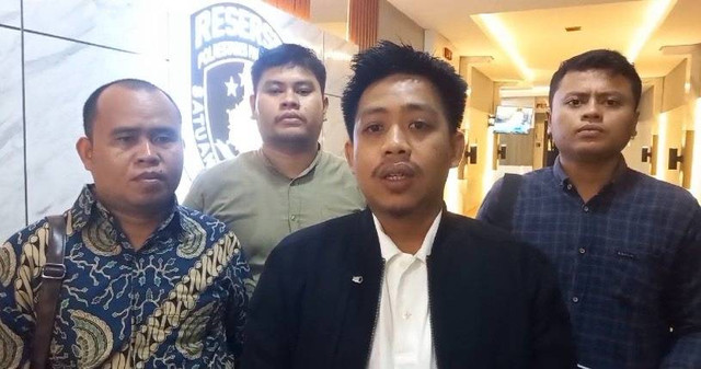 Kuasa hukum korban Mardiana usai melaporkan pencabulan di SPKT Polrestabes Palembang, Foto : Ist