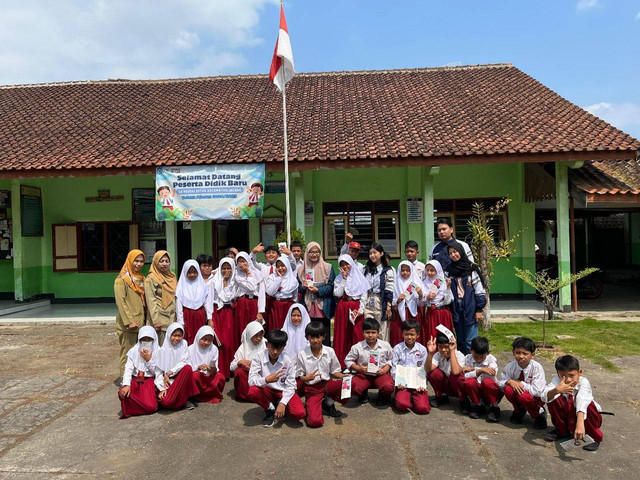 Edukasi Kekerasan Berbasis Gender Online di SD Setan, Desa Candiretno