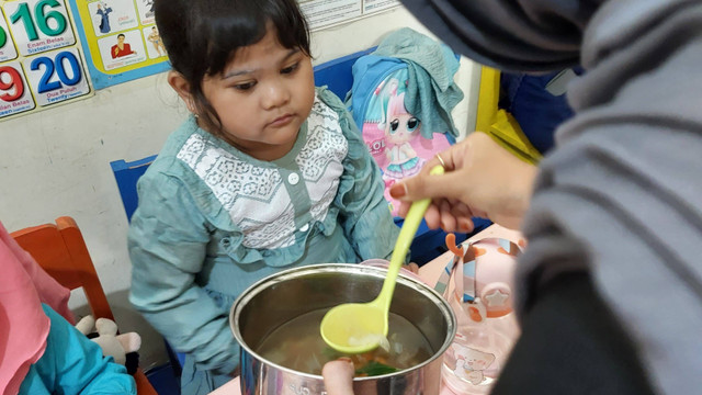 Kegiatan Pemenuhan "Isi Piringku" Bersama Anak Paud Seruni