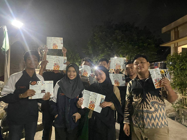 Foto KKN TIM II Undip bersama Karang Taruna Dukuh Pengkol, Desa Gedongan