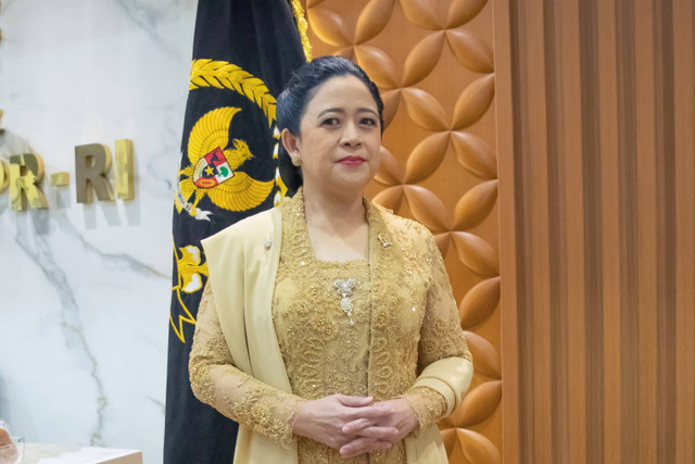 Puan Maharani  mengenakan kebaya berpose saat menghadiri Sidang Tahunan DPR dan MPR di kompleks Parlemen, Senayan, Jakarta, Jumat (16/8/2024).  Foto: Dok. DPR