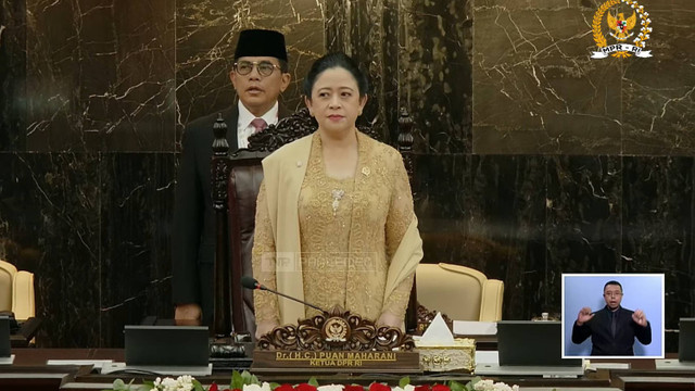 Puan Maharani menyanyikan lagu Indonesia Raya saat menghadiri Sidang Tahunan DPR dan MPR di kompleks Parlemen, Senayan, Jakarta, Jumat (16/8/2024). Foto: Youtube/MPR RI