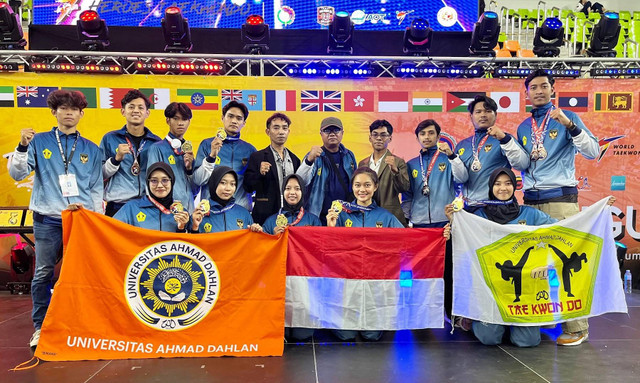 Taekwondo Universitas Ahmad Dahlan (UAD) Raih 15 Medali dalam Heroes Taekwondo International Championship 2024 di Thailand (Dok. Istimewa)