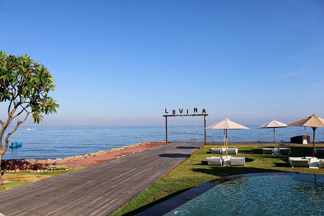 Pantai Lovina dikenal akan tempat bermain lumba-lumba di habitat aslinya. Foto: Kemenparekraf/Yusuf Bayu Aji