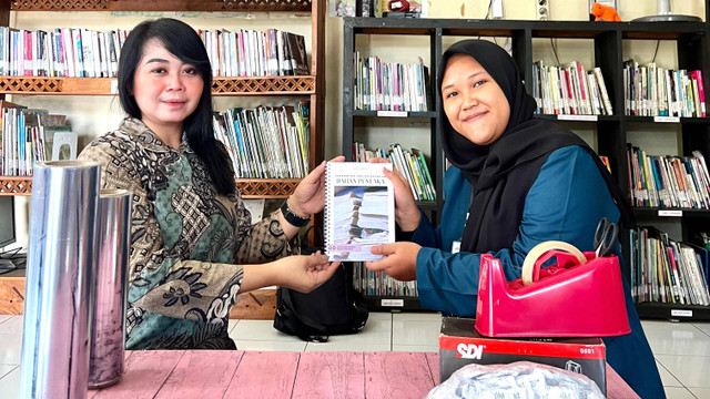 Pelatihan INLISLite di Perpustakaan Mojosongo II oleh KKN UNDIP