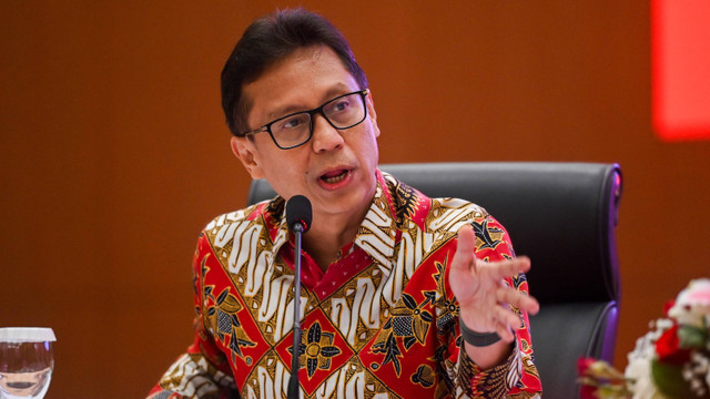 Menteri Kesehatan Budi Gunadi Sadikin memberikan paparan dalam konferensi pers RAPBN dan Nota Keuangan TA 2025 di Jakarta, Jumat (16/8/2024).  Foto: ANTARA FOTO/Rivan Awal Lingga