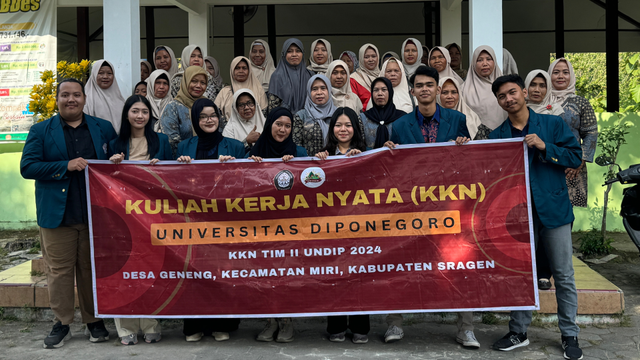 Mahasiswa KKN dan Ibu-ibu PKK