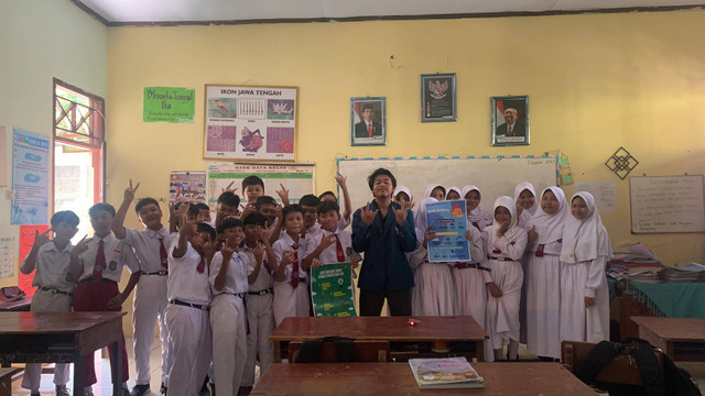 Dokumentasi setelah kegiatan program edukasi bersama anak SD Kelas 6 di Desa Karanggeneng