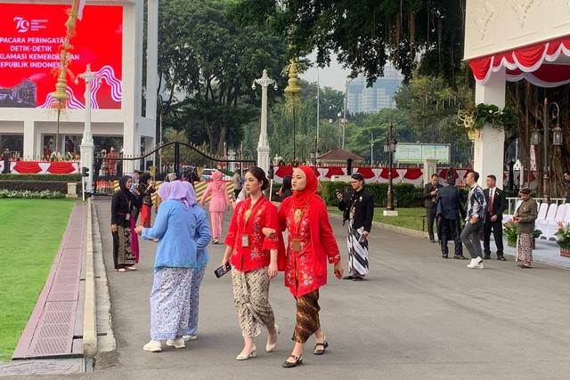 Suasana jelang upacara HUT ke-79 RI di Istana Merdeka, Jakarta, Sabtu (17/8/2024). Foto: Paulina Herasmaranindar/kumparan