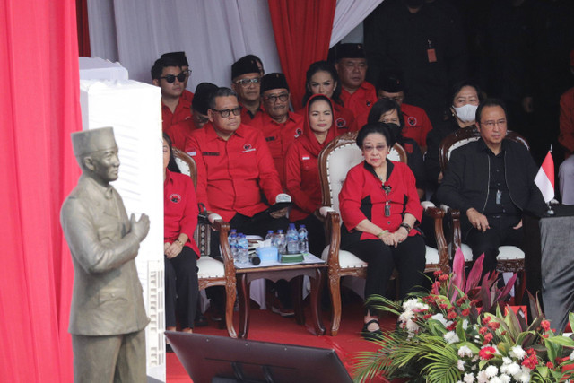 Ketua Umum PDIP Megawati Soekarnoputri menghadiri upacara HUT ke-79 RI di Halaman Masjid At Taufiq, Lenteng Agung, Jakarta Selatan, Sabtu (17/8/2024). Foto: Jamal Ramadhan/kumparan