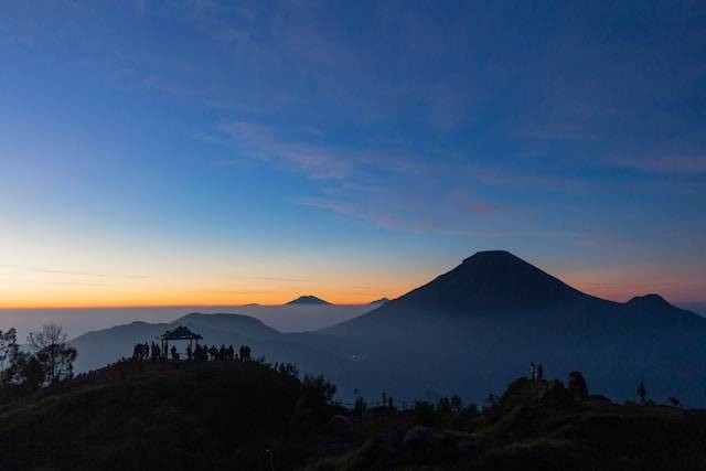 Pilihan Wisata Bukit di Wonosobo. Foto Hanya Ilustrasi Bukan Tempat Sebenarnya. Sumber Foto: Unsplash.com/Ade Chrisnadhi