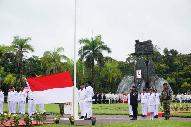 PT Freeport Indonesia (PTFI) melaksanakan Upacara
Pengibaran Bendera Merah Putih pada peringatan Hari Ulang Tahun (HUT) ke-79 Kemerdekaan Republik Indonesia secara serentak di 4 lokasi kerja di 3 provinsi. Foto: Dok. PT Freeport Indonesia