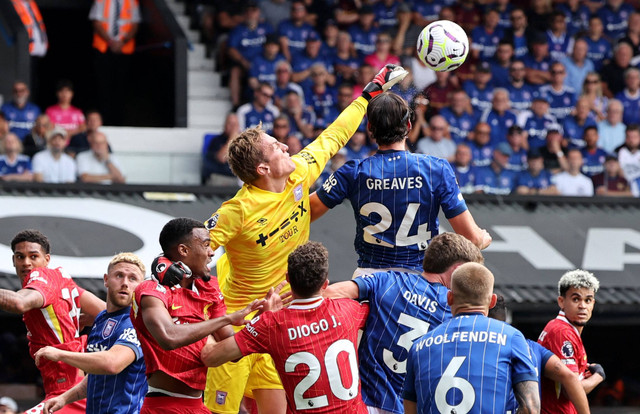 Duel Ipswich Town vs Liverpool di Liga Inggris. Foto: David Klein/Reuters