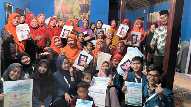 Foto Kegiatan Pelaksanaan Program Monodisiplin Penyuluhan Peran Aktif Orang Tua dalam Perkembangan Kemampuan Berbahasa Anak Balita di Dusun Tundungan