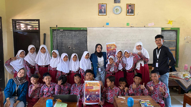 Dokumentasi bersama siswa-siswi SDN 01 Silirejo