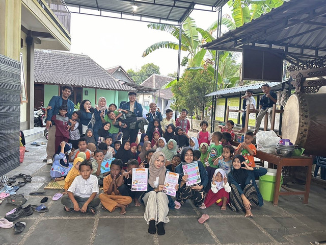 Mahasiswa KKN TIM II UNDIP melaksanakan Program Rumah Pintar (RUMPIN) Hari Pertama di Dukuh Blanceran, Desa Blanceran, Kecamatan Karanganom, Kabupaten Klaten (03/08/2024)