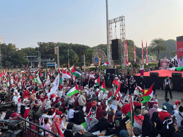 Aliansi Rakyat Indonesia Bela Palestina (ARI-BP) menggelar aksi Bela Palestina dan Stop Penjajahan Israel dalam rangka Hari Konstitusi, di Patung Kuda, Monas, Jakarta Pusat, Minggu (18/8) Foto: Fadhil Pramudya/kumparan