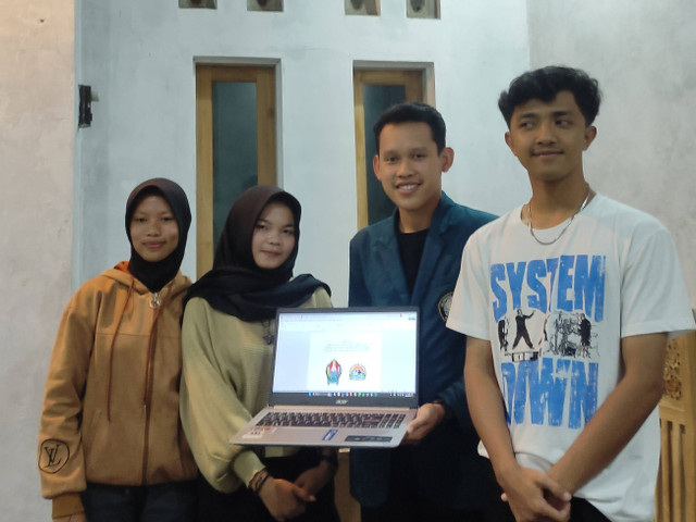 Mahasiswa KKN UNDIP Ajak Mandiri Energi: Penyuluhan PLTS Off-Grid di BUMDes