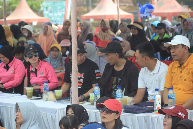 Kepala Desa Andongsari Bapak Prasisman dan Jajarannya