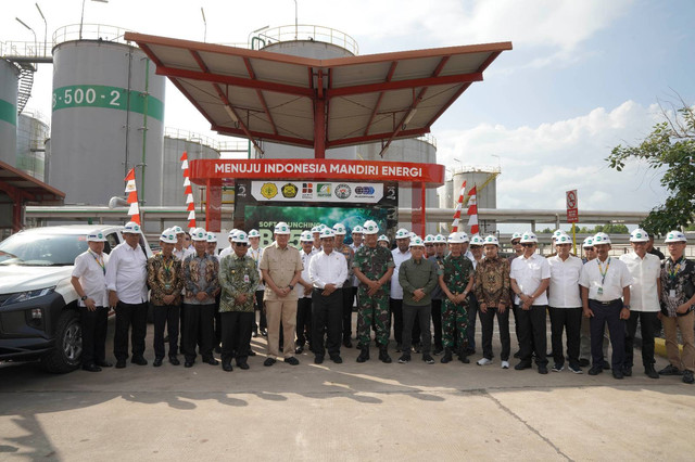 Mentan Andi Amran Sulaiman memimpin uji coba dan soft launching implementasi pemanfaatan biodiesel B50 di Kalsel. Foto: Dok. Kementan