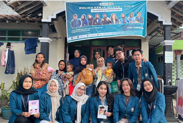 Sosialisiasi mengenai mengenai peran penting pola asuh dan pemberian MP-ASI dalam mengurangi angka stunting oleh Mahasiswi KKN TIM II Undip di Desa Pandean, (29/07/2024) (foto: dokumen pribadi).