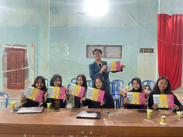 Pemberian Leaflet dan Dokumentasi Penyuluhan