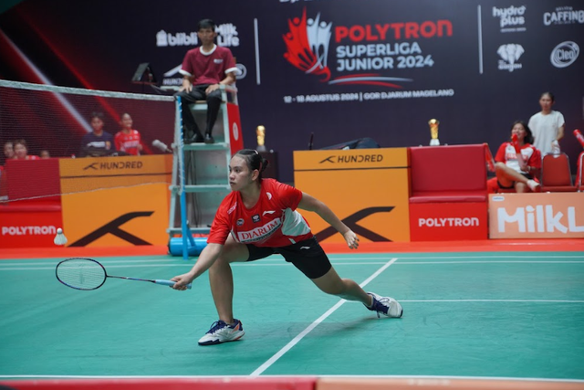 Shandy Tirani Mahesi menjadi pemain penentu kemenangan 3-0 PB Djarum A atas PB Djarum B pada partai final Polytron Superliga U-19 putri yang berlangsung di GOR Djarum, Magelang, Jawa Tengah, Minggu (18/8). Foto: PB Djarum.