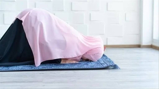 Ilustrasi bacaan sujud sajadah. Foto: Pexels