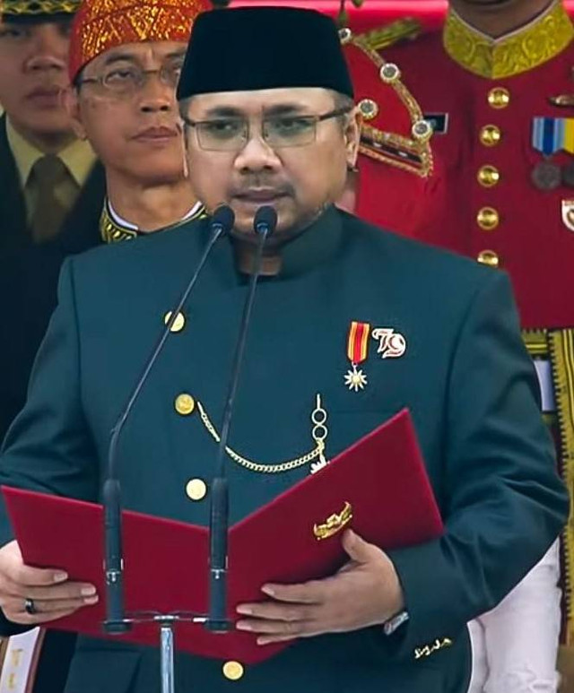 Menteri Agama Cholil Qoumas menyampaikan doa pada Upacara HUT Kemerekaan RI di IKN, 17 Agustus 2024. (Ist)