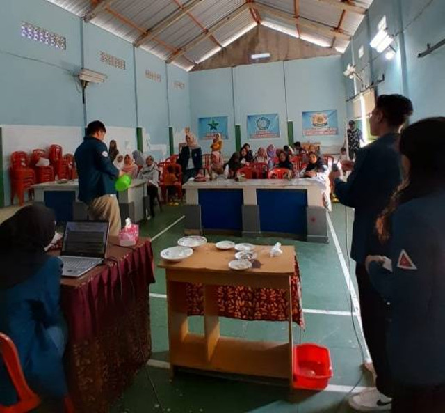 Demonstrasi Pembuatan Bakso Lele 