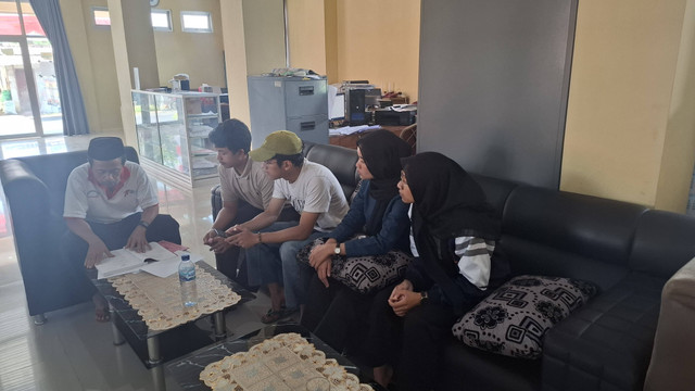 Mahasiswa KKN Undip Bantu Program P-ATS di Desa Pucang