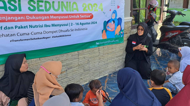 Sebagai upaya meningkatkan pengetahuan masyarakat tentang pemberian Asi (Air Susu Ibu) eksklusif sekaligus memperingati Pekan Asi sedunia, Layanan Kesehatan Cuma-Cuma Dompet Dhuafa Jawa Barat berikan edukasi menyeusui di lokasi program Kawasan Sehat Sarimukti. Adapun kegiatan ini berlangsung di 2 lokasi, yaitu Posyandu Sartika 10 dan di desa Sarimukti, Kecamatan Cibitung, Bekasi (13/08)