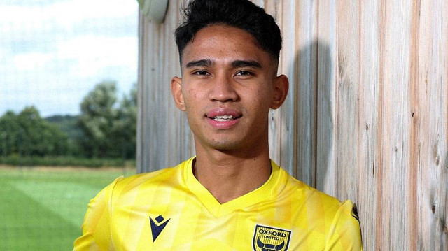 Marselino Ferdinan berseragam Oxford United. Foto: Oxford United