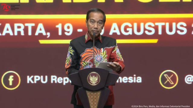 Presiden Jokowi berpidato saat membuka rapat Konsolidasi Nasional Kesiapan Pilkada 2024 di Jakarta Convention Center, Jakarta, Selasa (20/8/2024). Foto: YouTube/Sekretariat Presiden