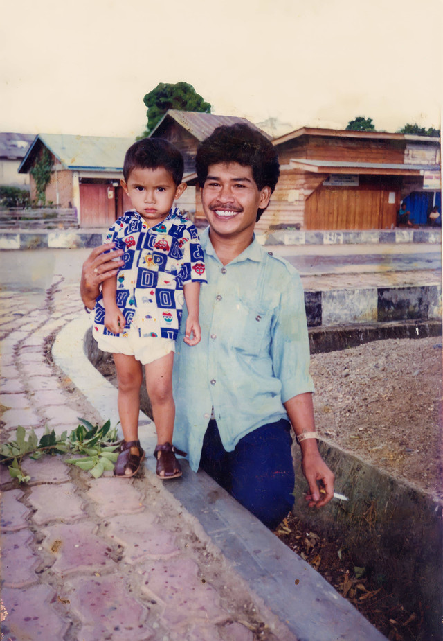 Aku dan Ayah tahun 1993 (Dokumen Pribadi)