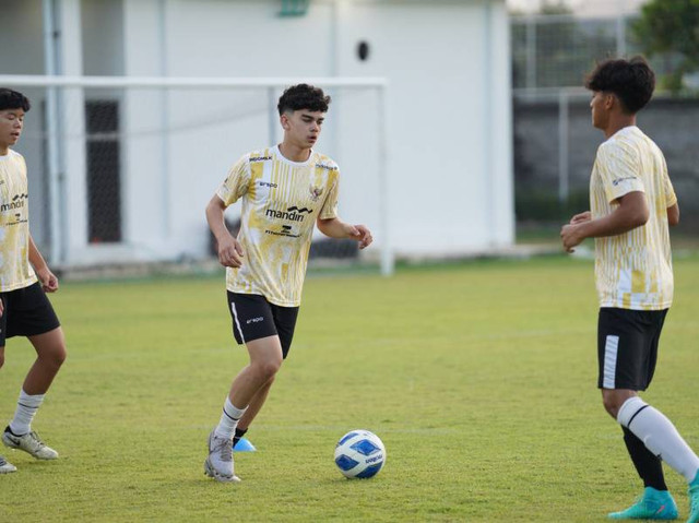 Matthew Baker latihan bersama Timnas U-17 Indonesia. Foto: PSSI