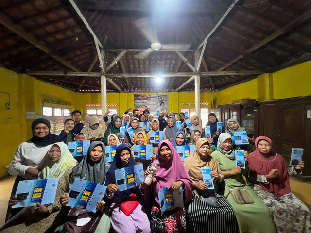 TIM 2 KKN UNDIP DAN IBU-IBU PKK