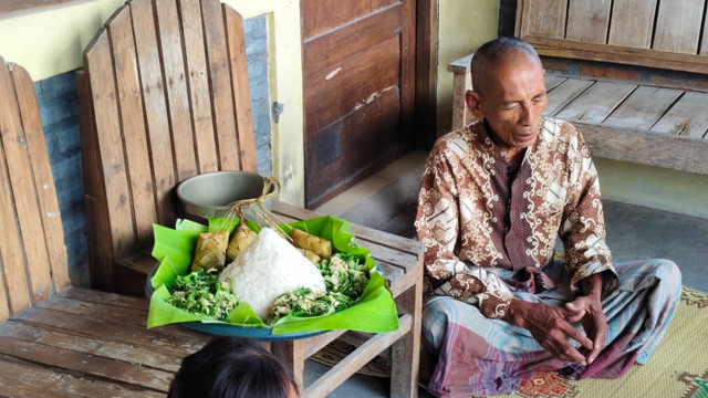 Tradisi gumbregan atau selamatan hewan ternak di Pedukuhan Tanjung, Selasa (20/8/2024).  Foto: Arfiansyah Panji Purnandaru/kumparan