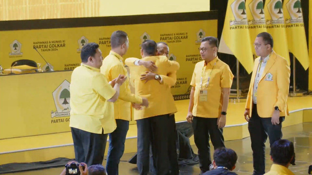 Suasana pengangkatan Bahlil Lahadalia menjadi Ketua Umum Golkar pada rapat Paripurna XI Golkar di Jakarta Convention Center, Rabu (21/8/2024). Foto: Youtube/ Golkar Indonesia