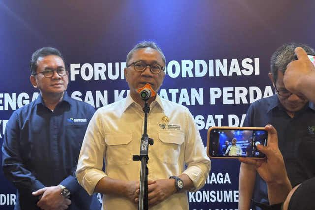 Menteri Perdagangan Zulkifli Hasan (Zulhas) usai membuka acara Forum Koordinasi Penyidik Pegawai Negeri Sipil (PPNS) Pusat Perdagangan dan Daerah, di Jakarta Pusat, Rabu (21/8/2024). Foto: Widya Islamiati/kumparan