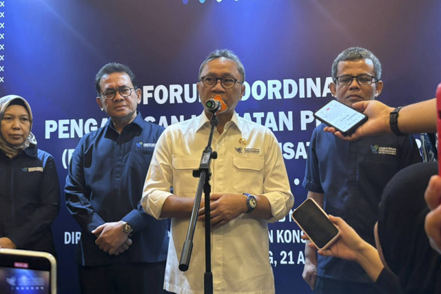 Menteri Perdagangan Zulkifli Hasan (Zulhas) usai membuka acara Forum Koordinasi Penyidik Pegawai Negeri Sipil (PPNS) Pusat Perdagangan dan Daerah, di Jakarta Pusat, Rabu (21/8/2024). Foto: Widya Islamiati/kumparan