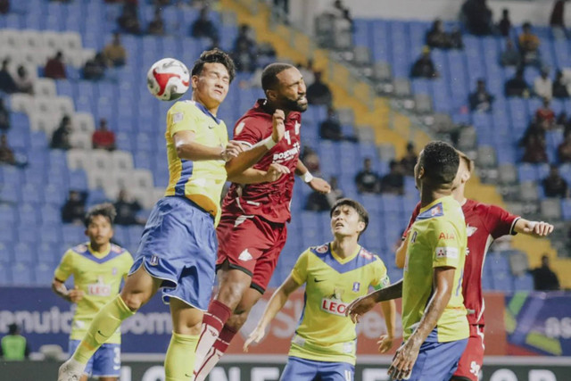 PSM Makassar membuka perjalanan di ASEAN Club Championship 2024/25 dengan berhadapan melawan BG Pathum United asal Thailand di Stadion Batakan, Rabu (21/8/2024). Foto: Instagram/ @psm_makassar