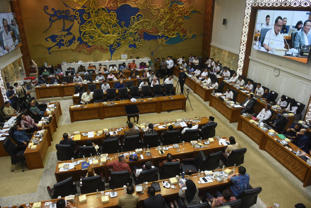 Suasana rapat pengambilan keputusan pembahasan RUU Pilkada antara Baleg DPR dengan Pemerintah di Kompleks Parlemen, Senayan, Jakarta, Rabu (21/8/2024). Foto: Indrianto Eko Suwarso/ANTARA FOTO