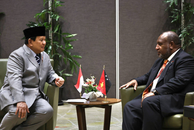 Menteri Pertahanan Prabowo Subianto bertemu Perdana Menteri (PM) James Marape di Papua Nugini, Rabu (21/8/2024). Foto: Dok. Istimewa