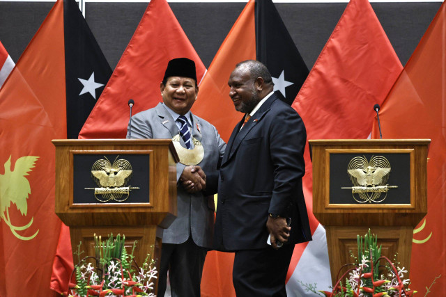 Menteri Pertahanan Prabowo Subianto bertemu Perdana Menteri (PM) James Marape di Papua Nugini, Rabu (21/8/2024). Foto: Dok. Istimewa