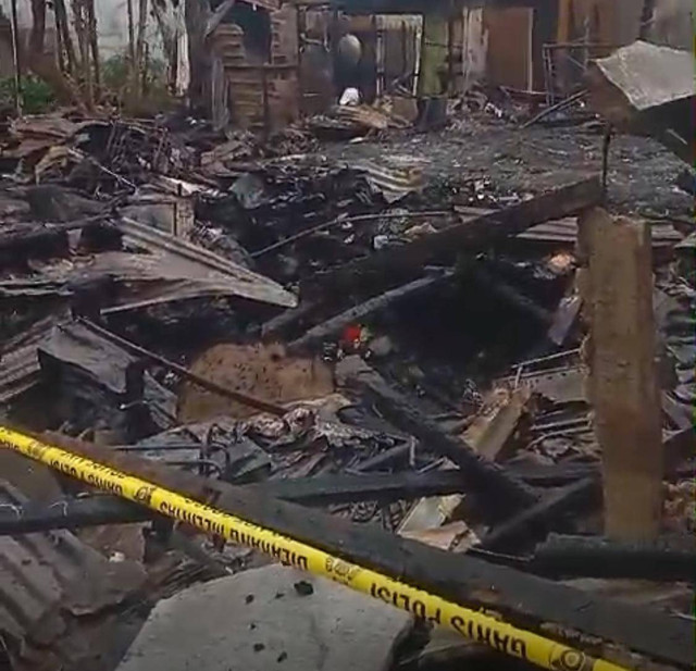 Rumah yang terbakar di Pontianak Timur. Kejadian ini menewaskan 2 murid SDN 11 Pontianak. Foto: Dok. Hi!Pontianak 